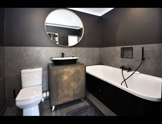 2 BEDROOM APARTMENT FOR SALE IN MELROSE NORTH